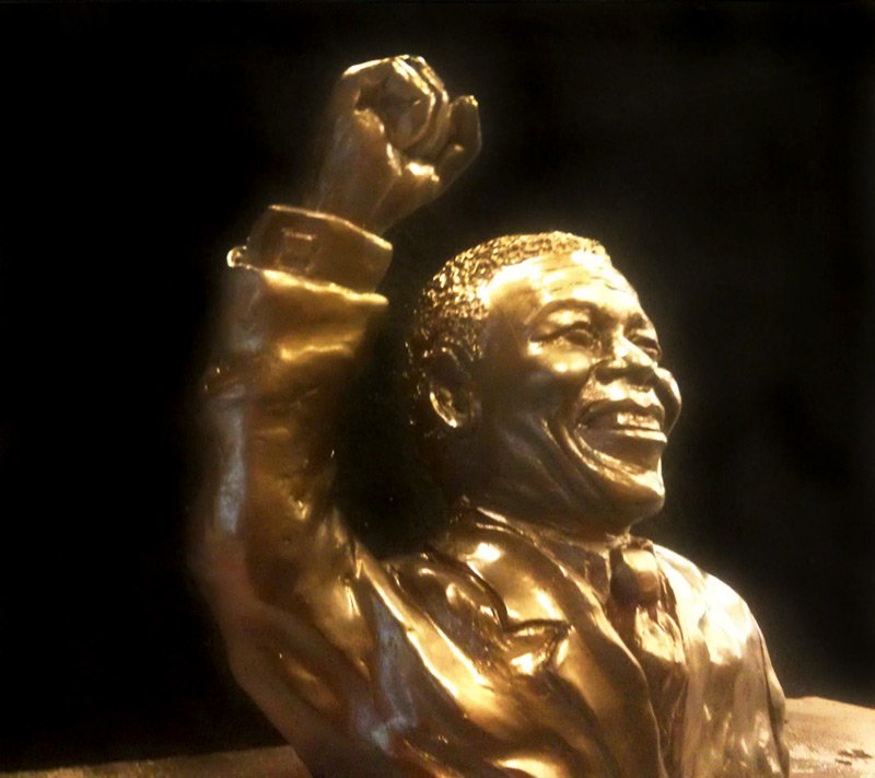 Nelson Mandela Bronze Statue 